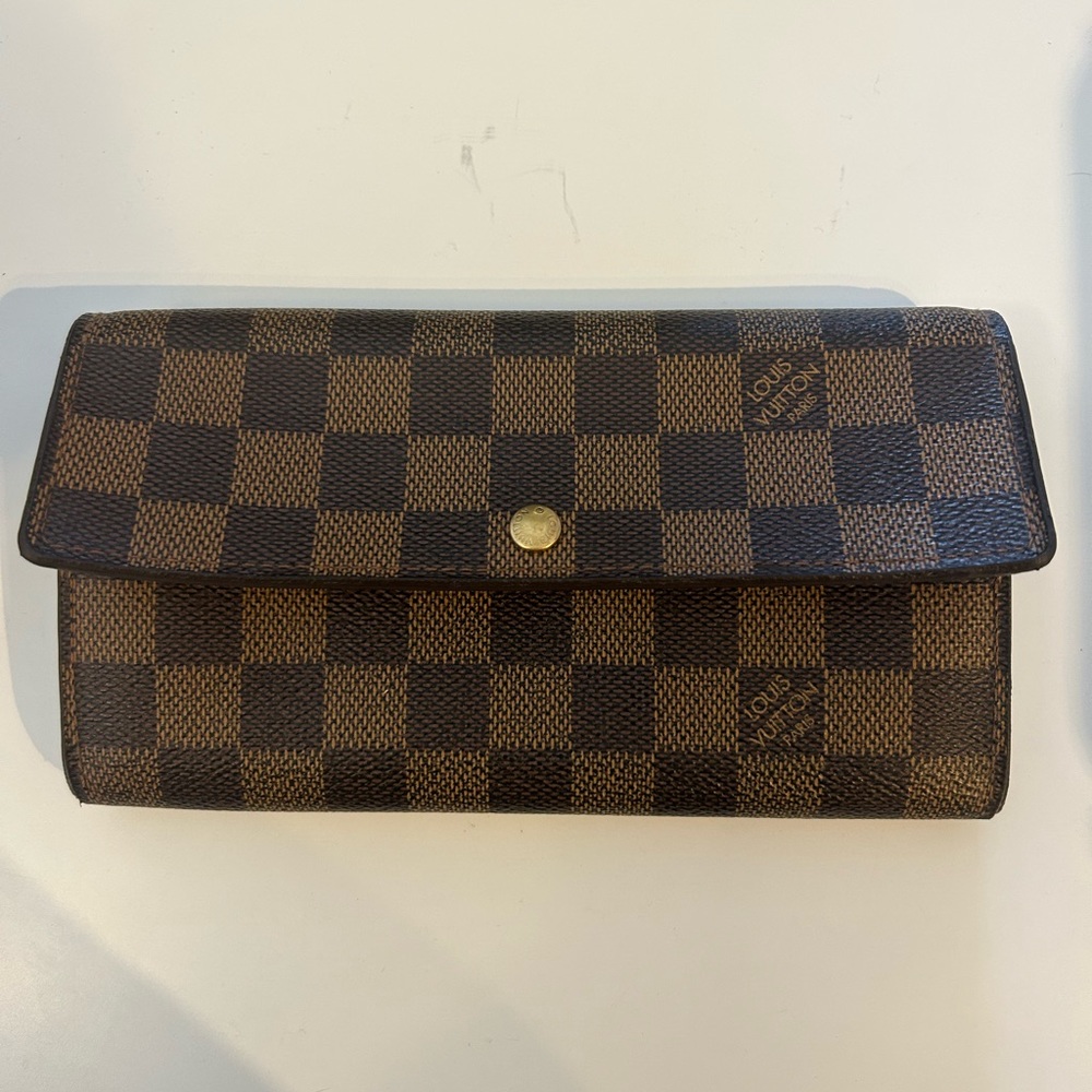 SOLD Louis Vuitton Sarah Wallet